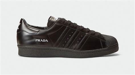 prada ayakkabı neden pahalı|Ayağımdaki kundura Adidas’la Prada .